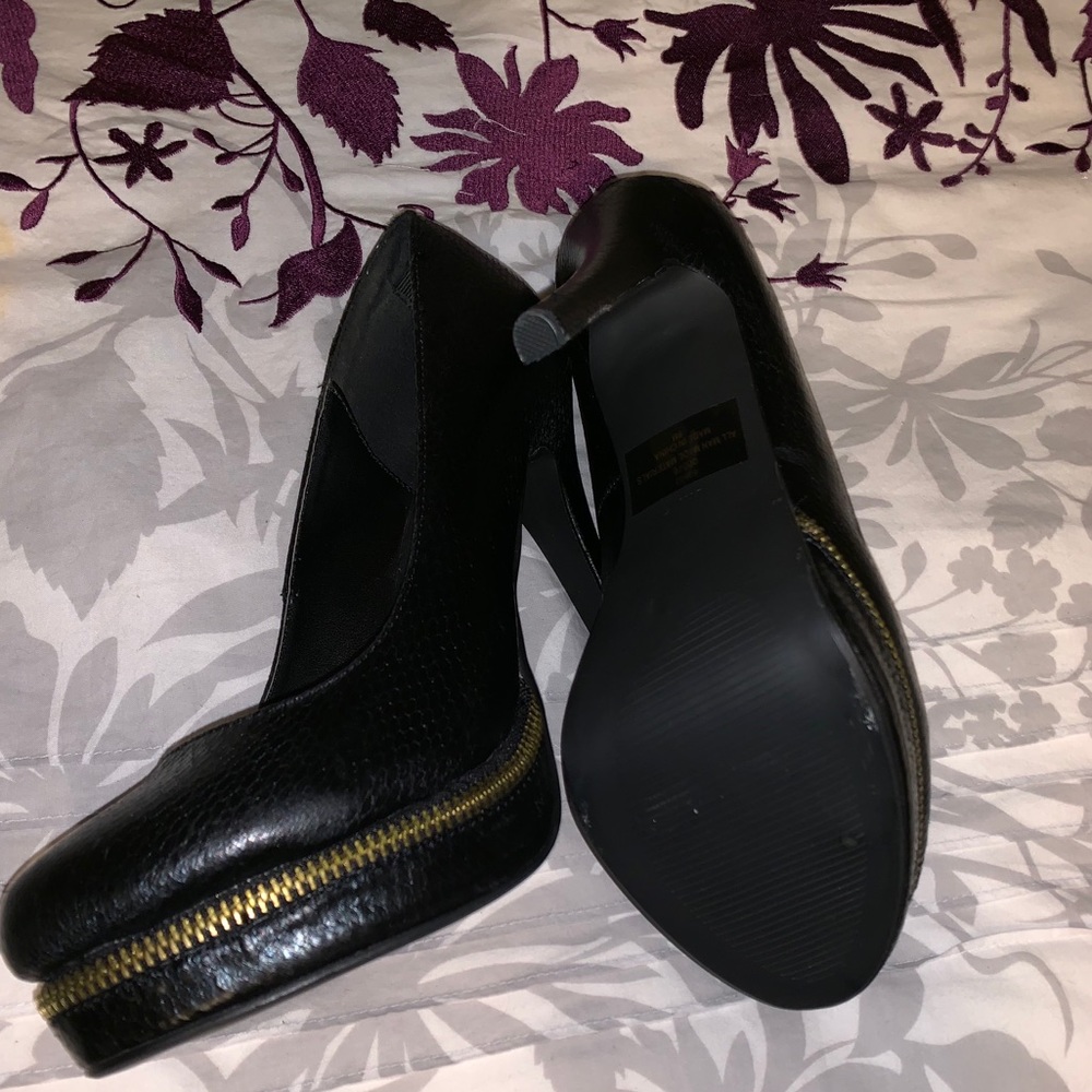 Heels - Picture 2 of 2